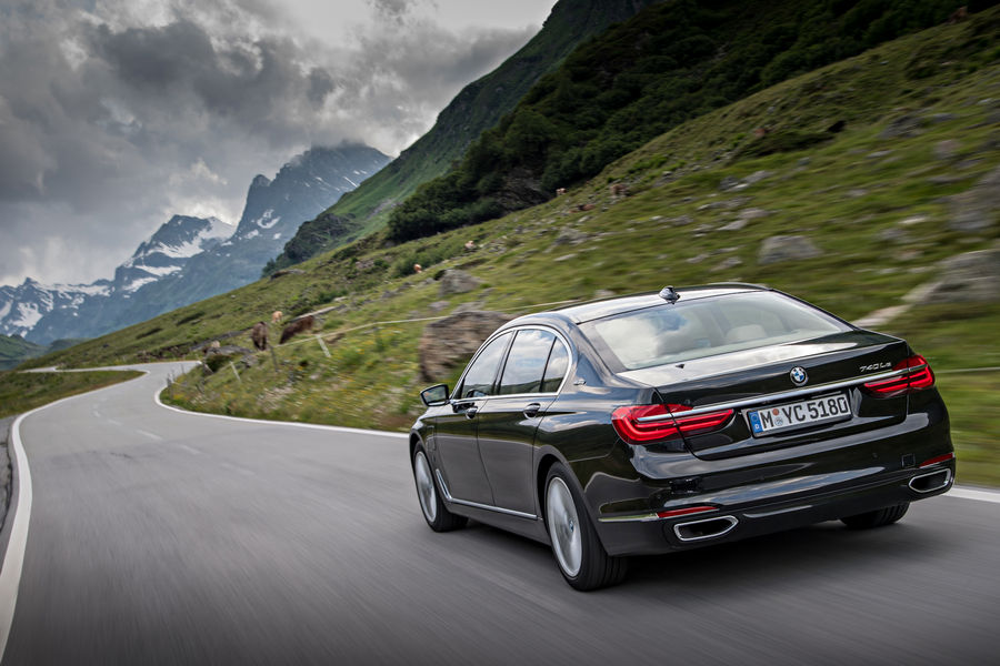 BMW-740e-iPerformance-ibrida-34