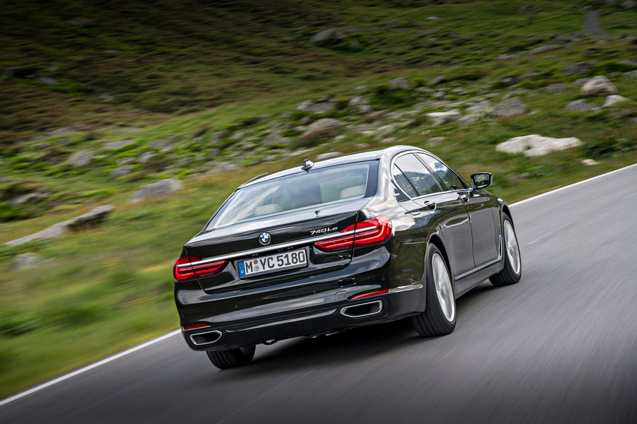 BMW-740e-iPerformance-ibrida-35