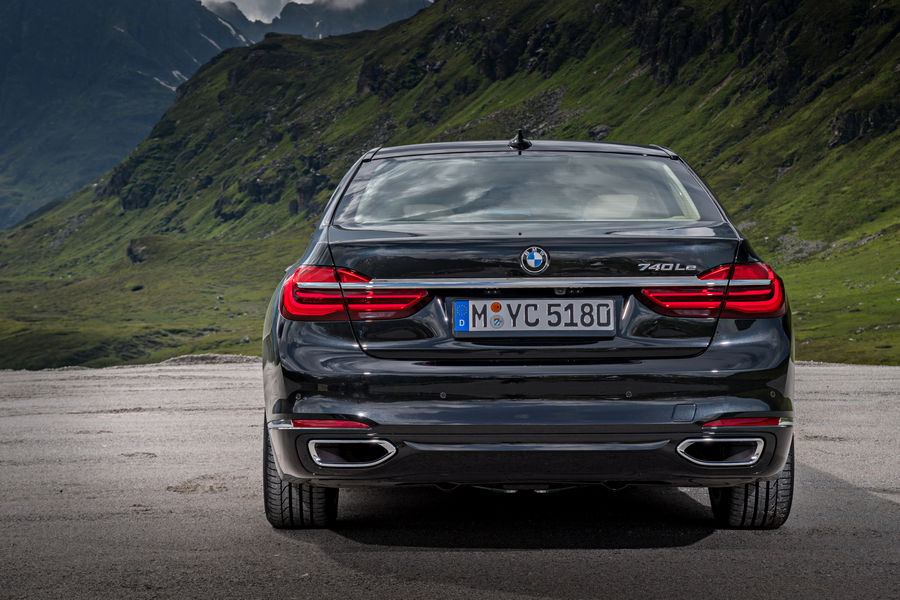 BMW-740e-iPerformance-ibrida-8