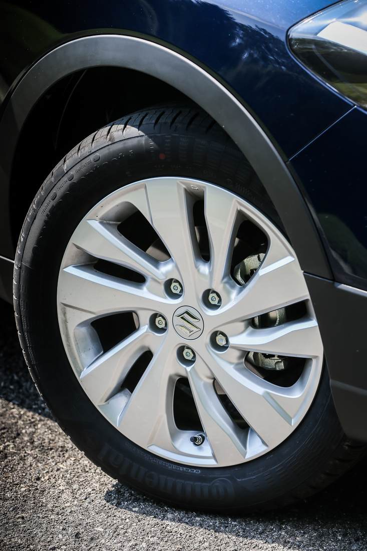 Suzuki-S-Cross-2016-069