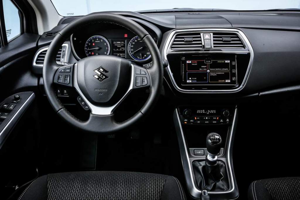 Suzuki-S-Cross-2016-120