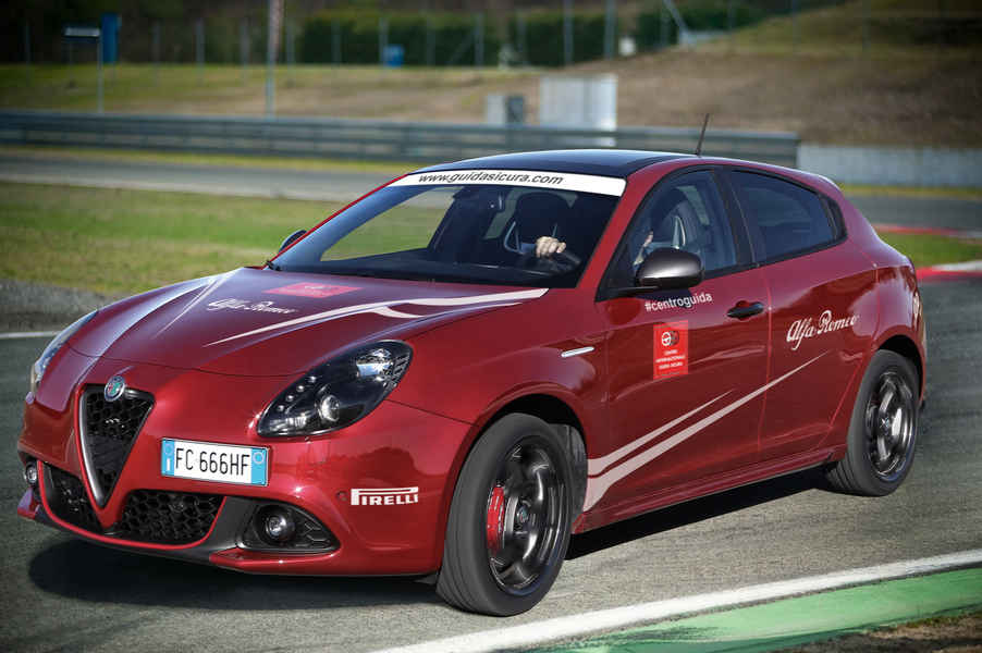 corso-guida-evoluto-alfa-romeo-varano-2016-3
