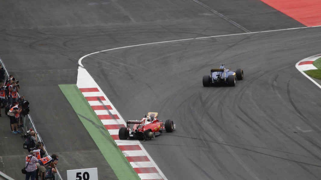 f1-gp-austria-2016-ritiro-vettel-ferrari