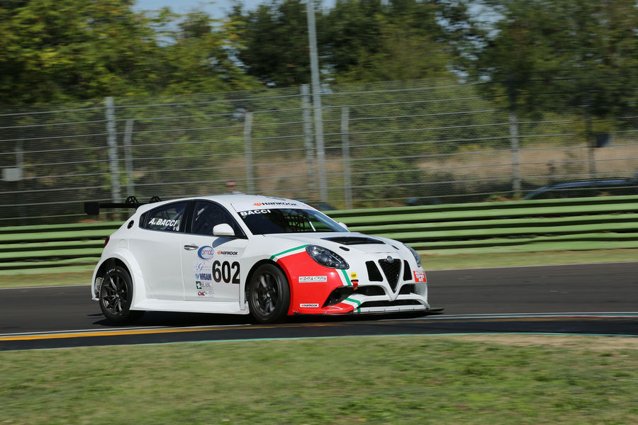 Andrea Bacci (Alfa Romeo Giulietta QV-TCT #602)