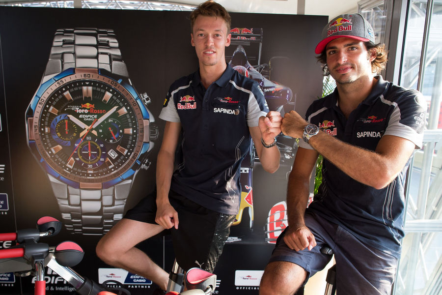 Kvyat-Sainz-presentazione-Casio-EDIFICE-Scuderia-Toro-Rosso