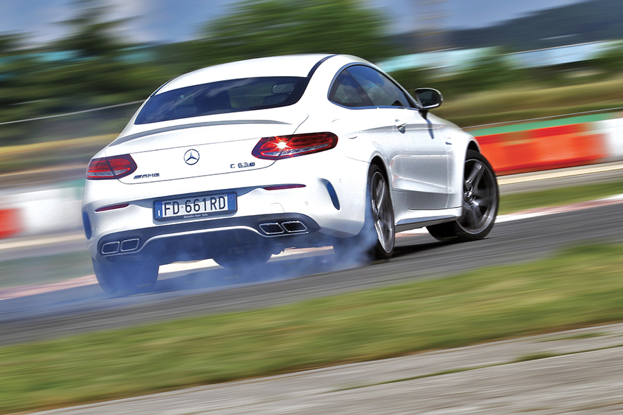 MERCEDES C63S AMG