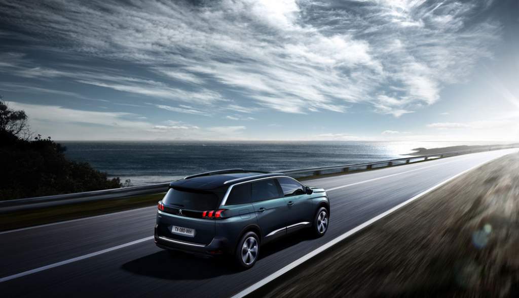 Nuova-Peugeot-5008-7
