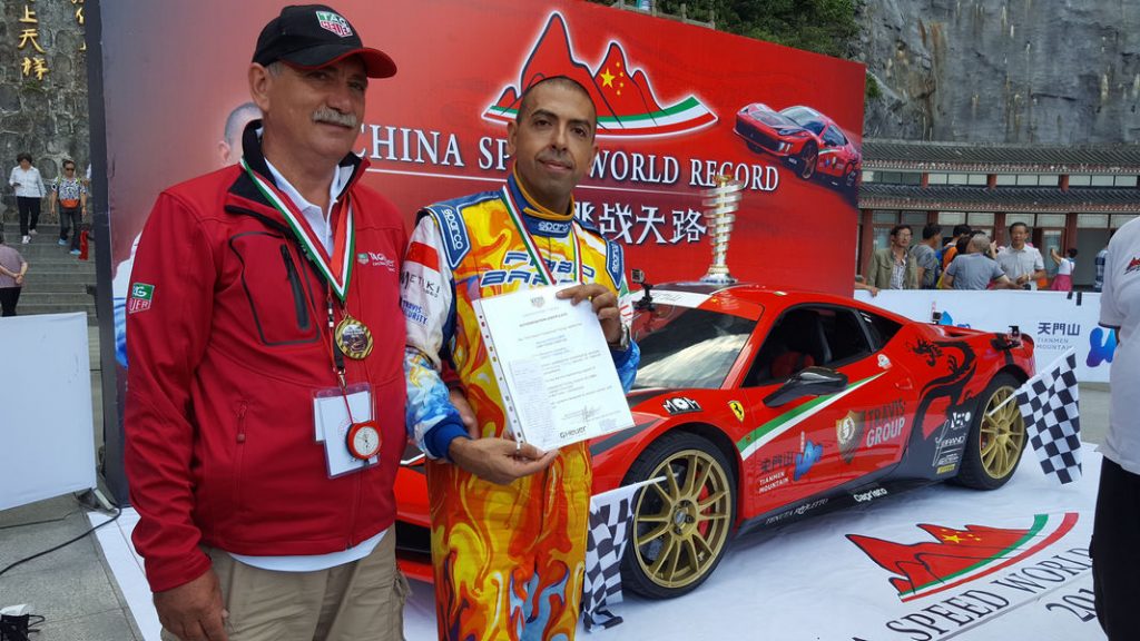 fabio-barone-ferrari-world-record-cina-2