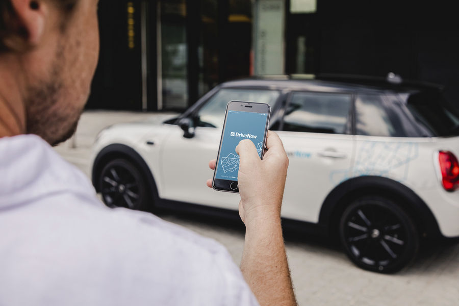 DriveNow, il car sharing nato dalla joint venture tra BMW Group