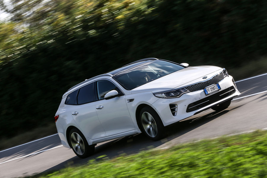 kia-optima-sportswagon-48