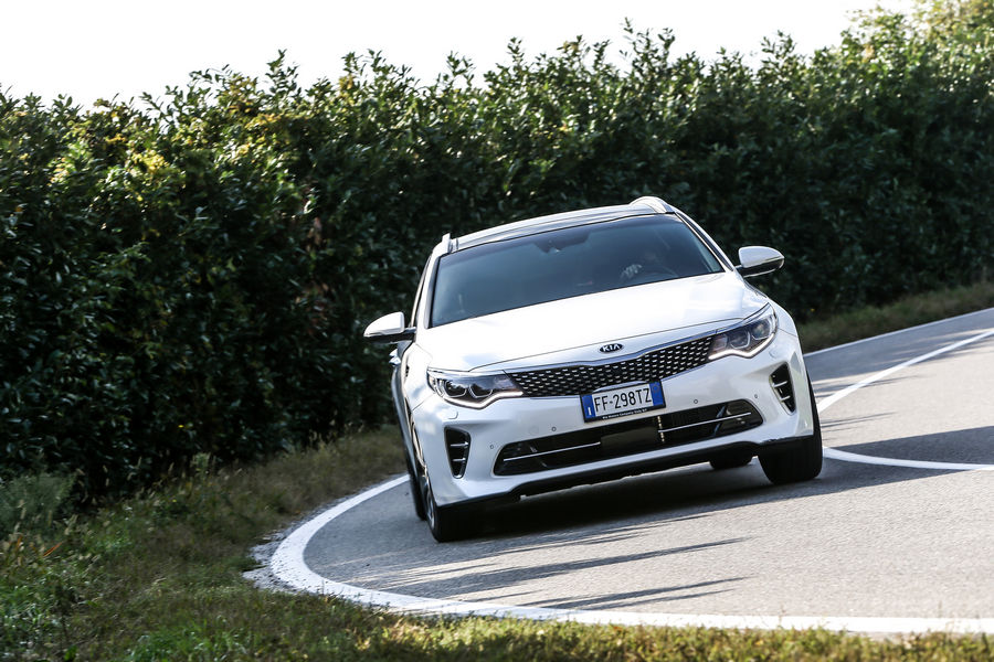 kia-optima-sportswagon-50