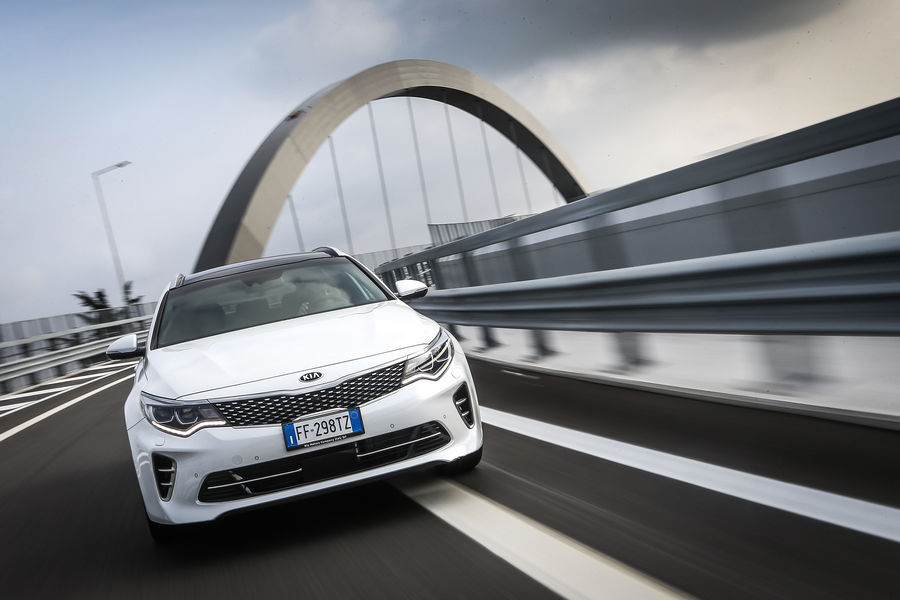 kia-optima-sportswagon-78