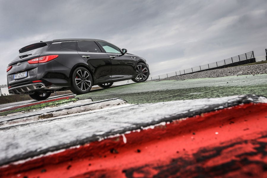 kia-optima-gt-30