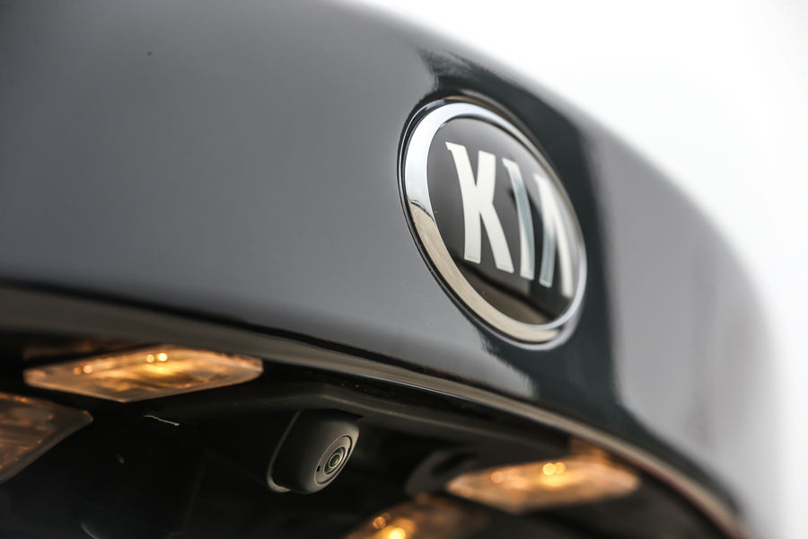 kia-optima-phev-ibrida-plug-in-21