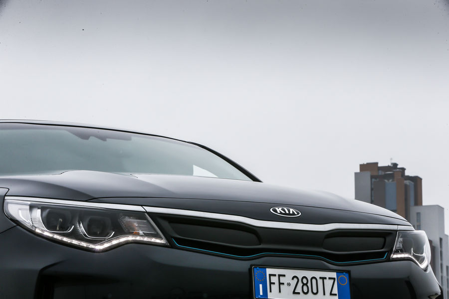 kia-optima-phev-ibrida-plug-in-28