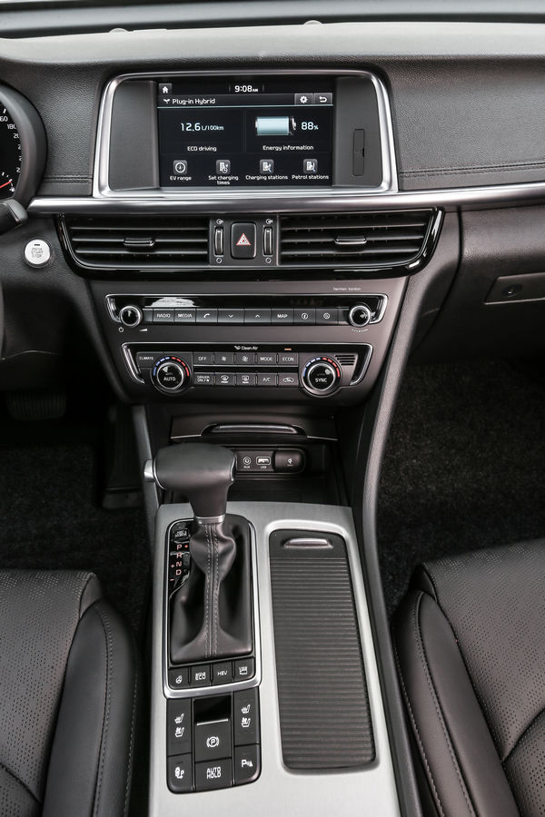 kia-optima-phev-ibrida-plug-in-3