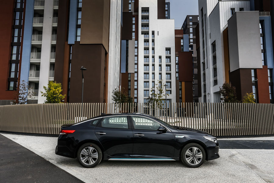 kia-optima-phev-ibrida-plug-in-37