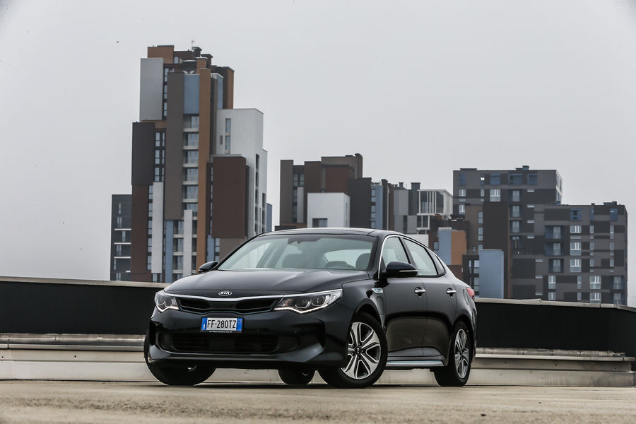 kia-optima-phev-ibrida-plug-in-43