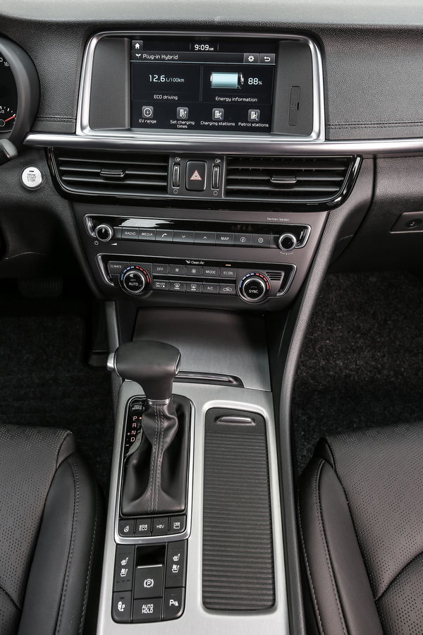 kia-optima-phev-ibrida-plug-in-5