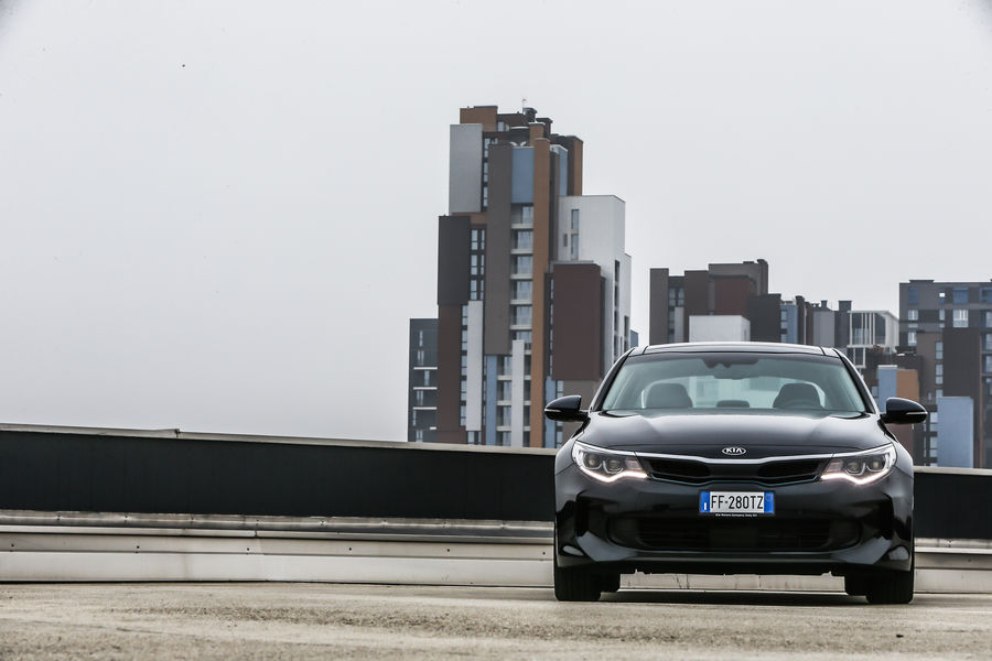 kia-optima-phev-ibrida-plug-in-7