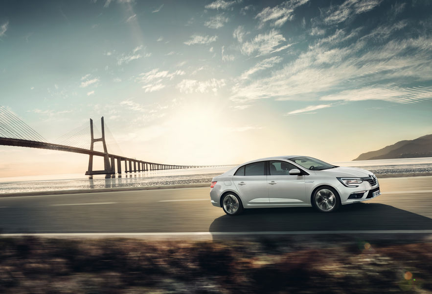 renault-megane-grand-coupe-18