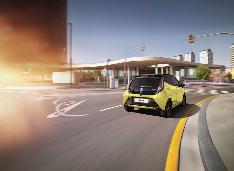 toyota-aygo-x-cite-yellow-5