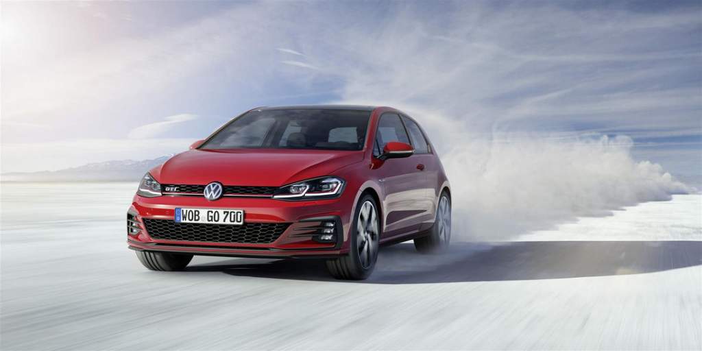 nuova-volkswagen-golf-2017-10
