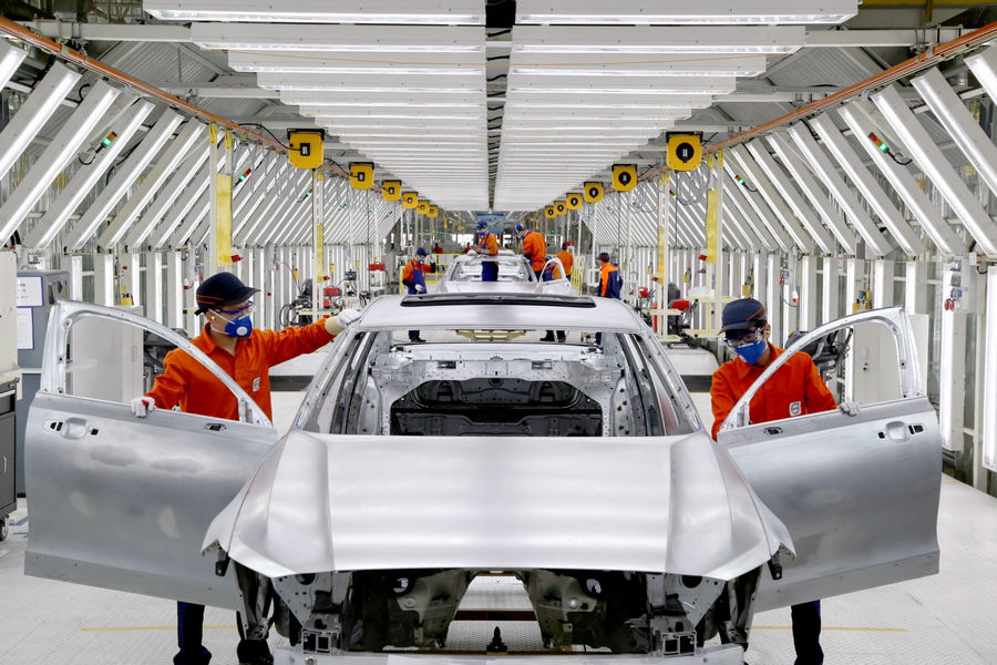 Pre-production of the new Volvo S90 in the Daqing manufacturing plant