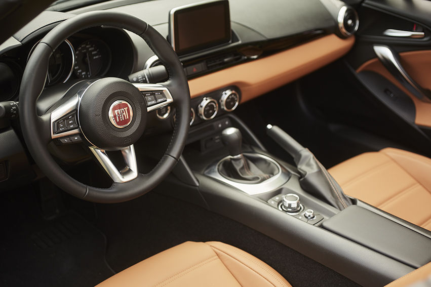 fiat-124-spider-50-anni-13