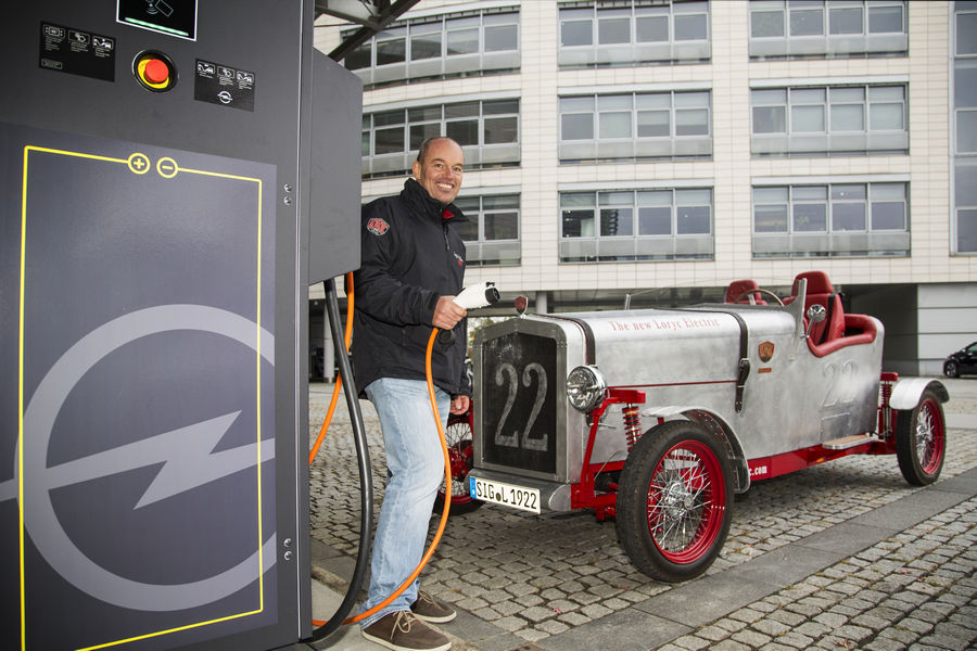 Opel ADAM meets the Loryc Electric Speedster