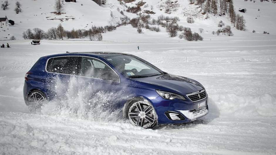 peugeot-308-neve-invernali-movimento