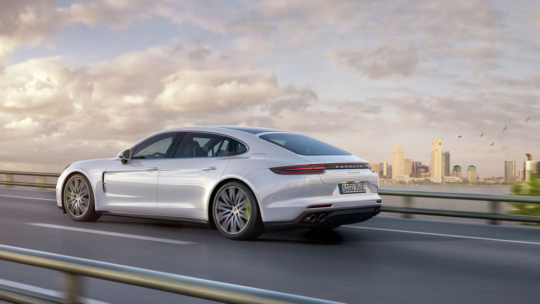 porsche-panamera-4-e-hybrid