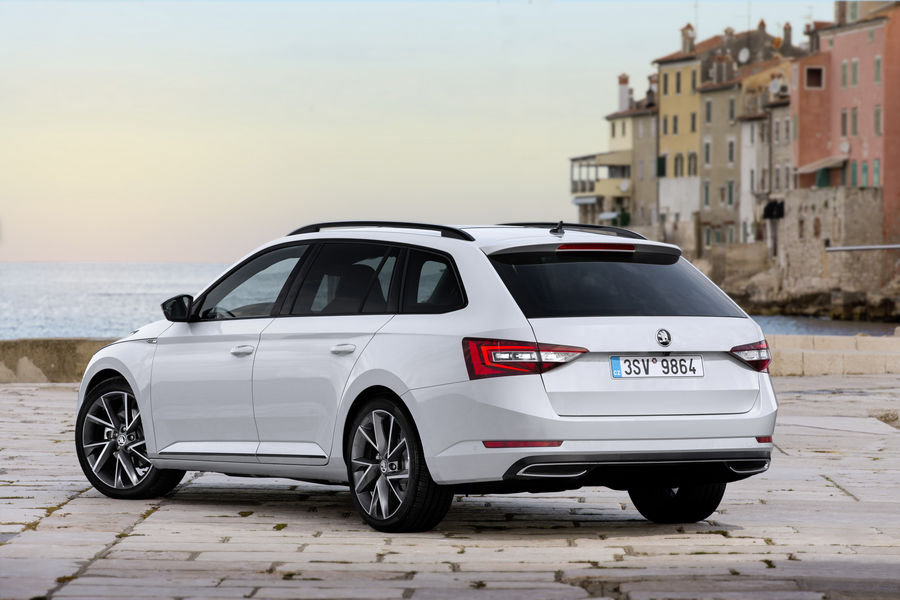skoda-superb-wagon-sportline-2