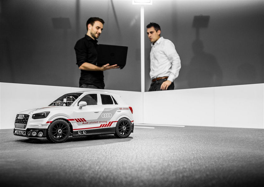 audi-q2-modello-parcheggio-intelligente-1