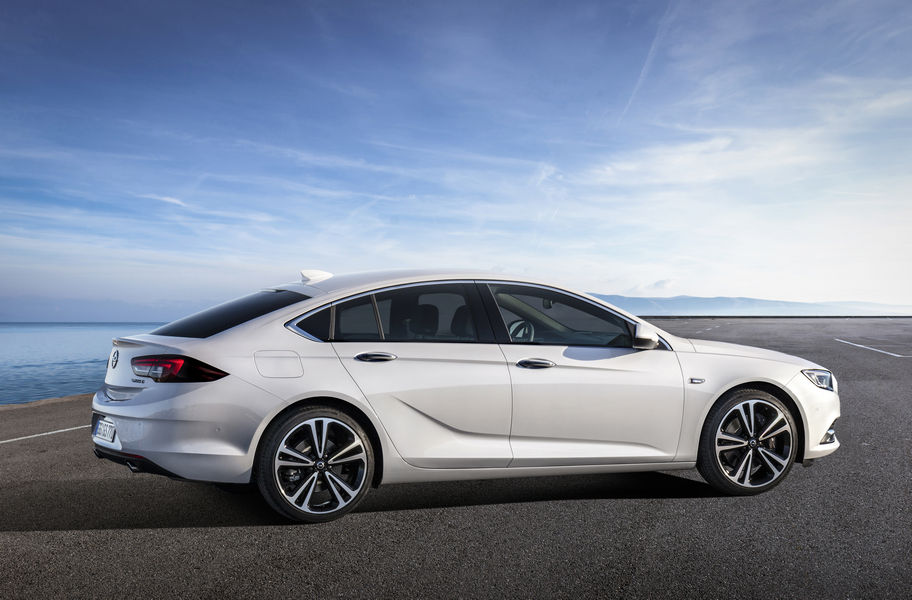 nuova-opel-insignia-grand-sport-7