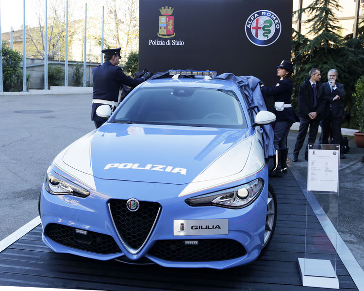 alfa-romeo-polizia-3