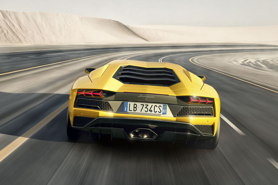 lamborghini-aventador-s-740-cv-9
