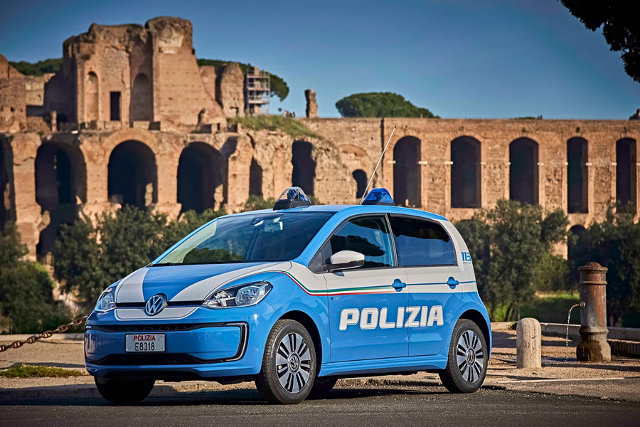 volkswagen-e-up-polizia-roma-20