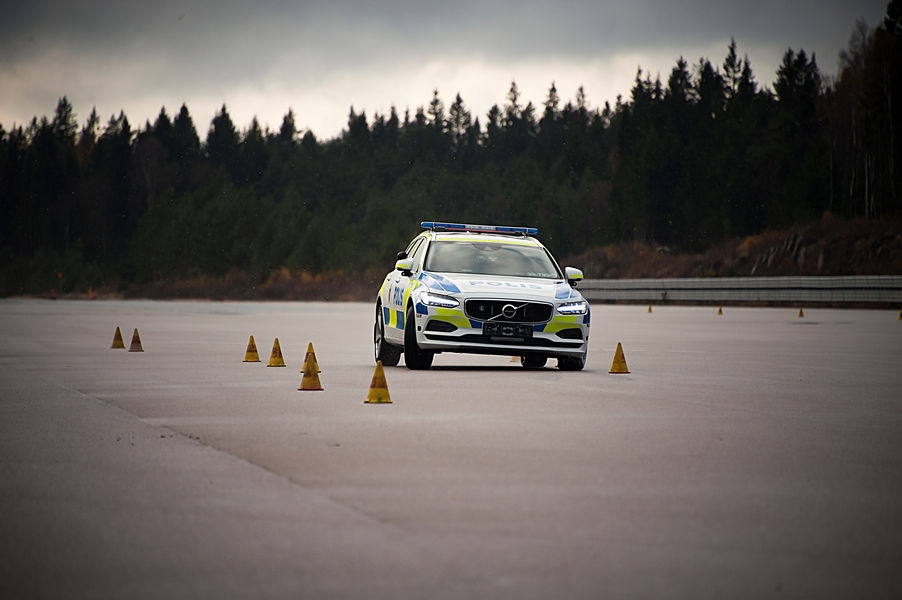 Volvo V90 som polisbil får högsta betyget hittills