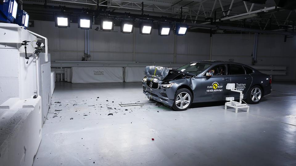 Crash-test-Euro-NCAP-2017-Volvo-S90 (2)