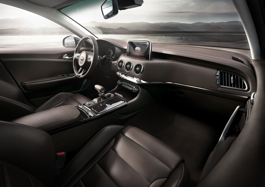 Nuova-KIA-Stinger-4