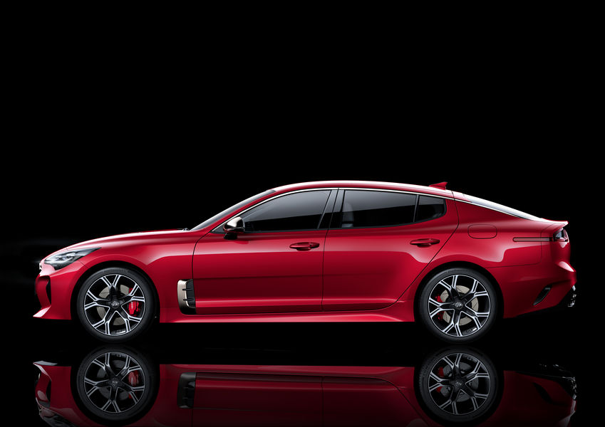 Nuova-KIA-Stinger-9
