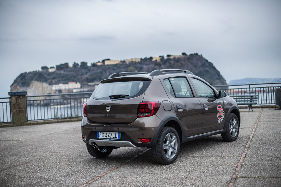 dacia-sandero-stepway-2017-napoli-23