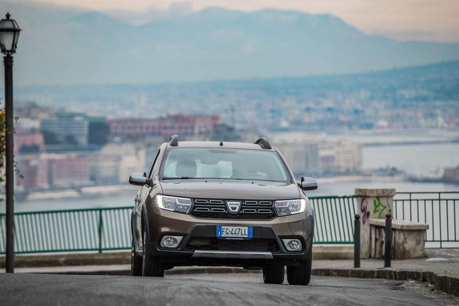 dacia-sandero-stepway-2017-napoli-56