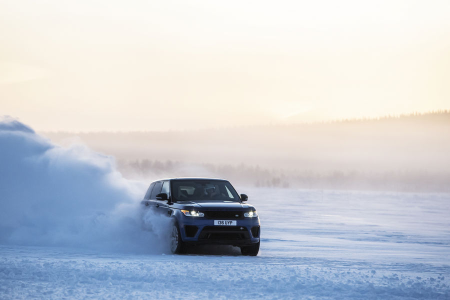 range-rover-sport-svr-18