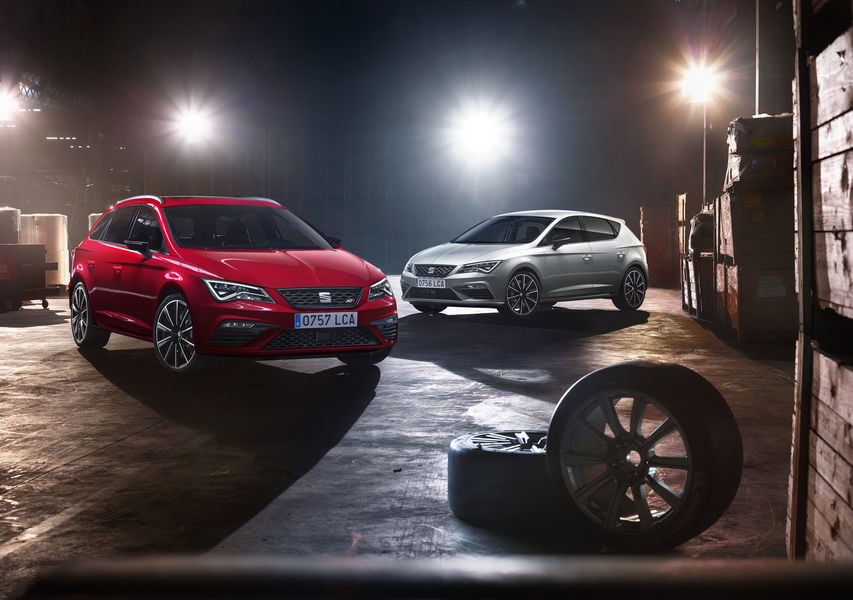 seat-leon-cupra-300-2017-1