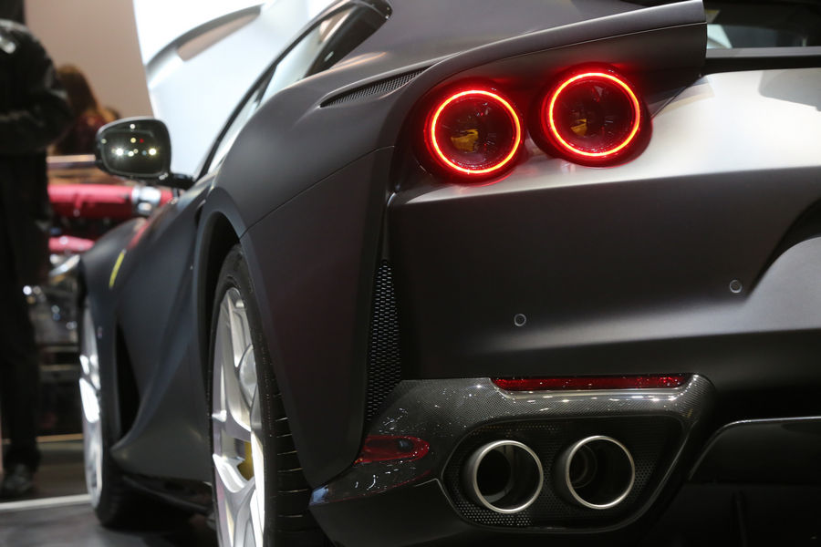 ferrari-812-superfast-ginevra-2017-10