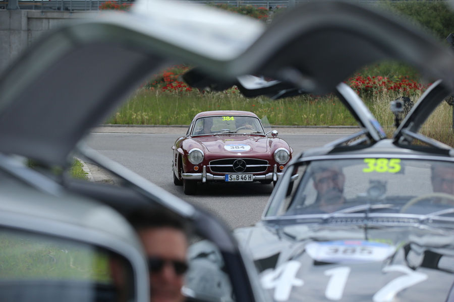 Mercedes-Benz Classic startet mit zehn Fahrzeugen in Brescia: Zeitzeugen mit Stern aus 90 Jahren Mille Miglia
