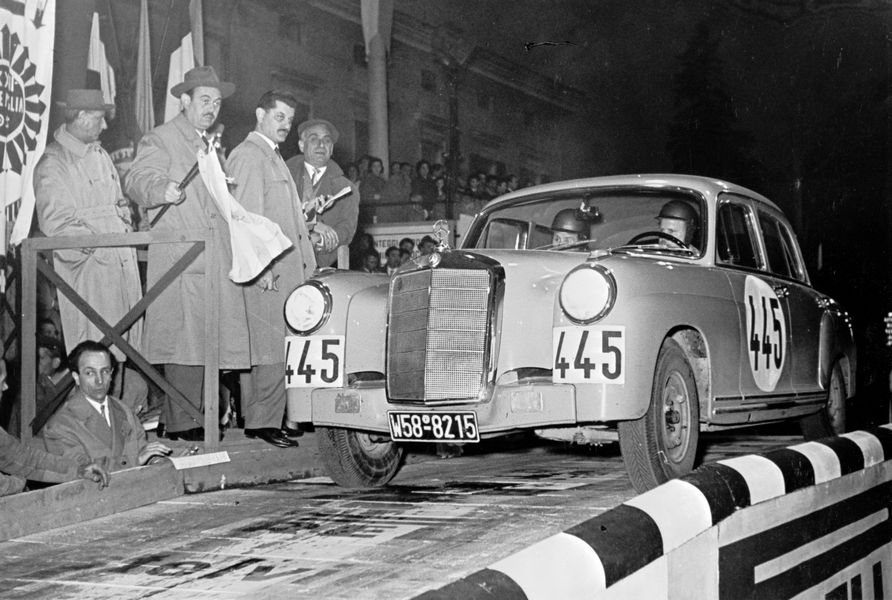 Mercedes-Benz Classic startet mit zehn Fahrzeugen in Brescia: Zeitzeugen mit Stern aus 90 Jahren Mille Miglia