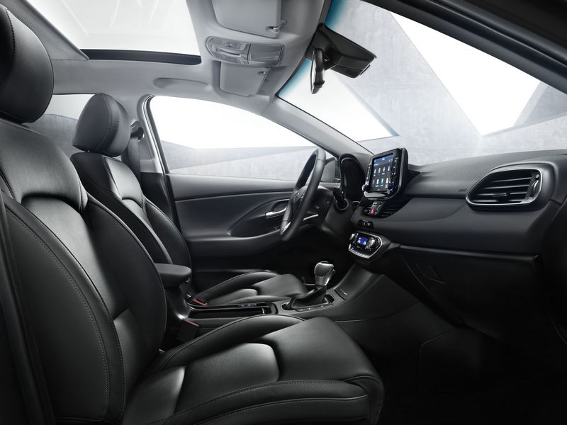nuova-hyundai-i30-wagon-2017-6